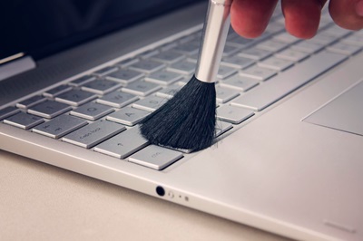 Laptop cleaning